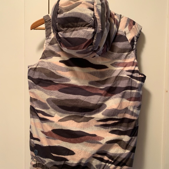 Free shipping Lululemon Puffer Vest 8 - Picture 4 of 5